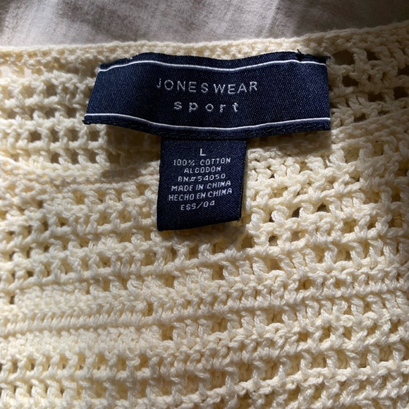 Joneswear Sport Crochet Top - Picture 7 of 7